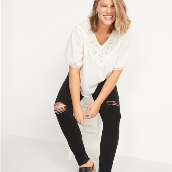 2/$25 old navy rockstar distressed jeans. Size 6 - Picture 2 of 9